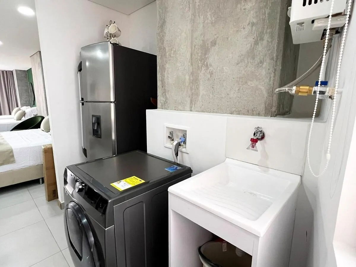 Apartamento Con Terraza Y Vista En 메딜린