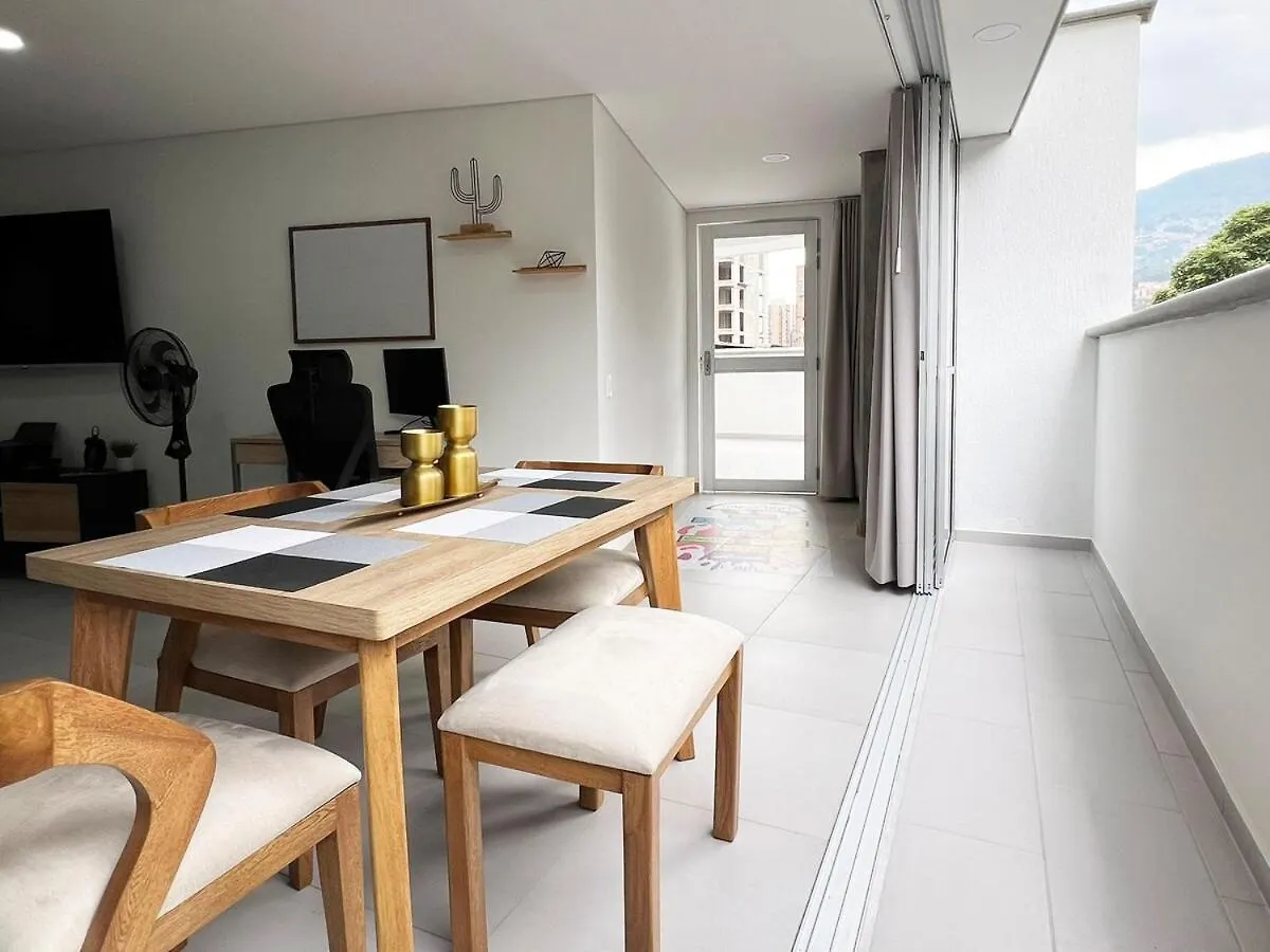 Apartamento Con Terraza Y Vista En 메딜린 0*,  콜롬비아